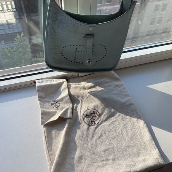 Vintage Hermes Evelyne Messenger bag — powder blue - MAJOR PRICE DROP - Picture 13 of 15